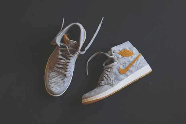 lv logo1esto market 68